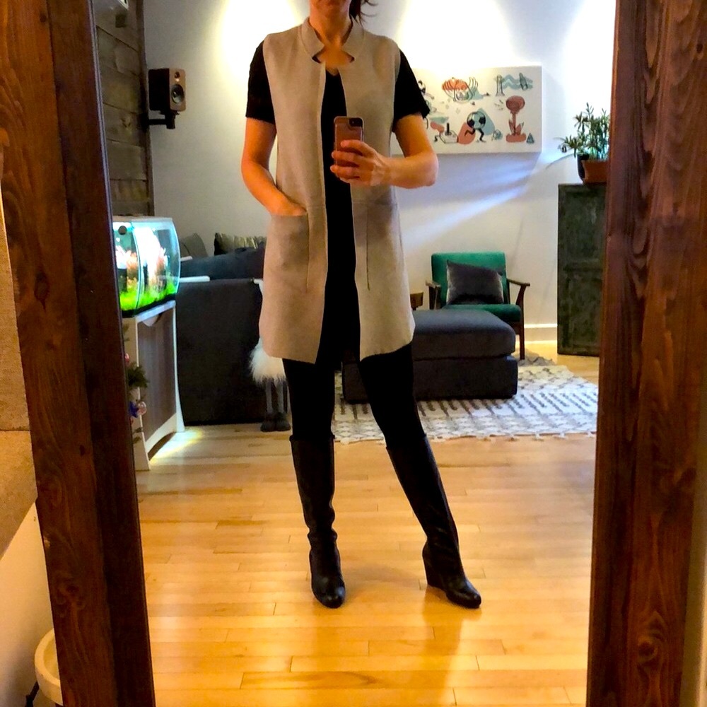 100% gray wool Tristan vest